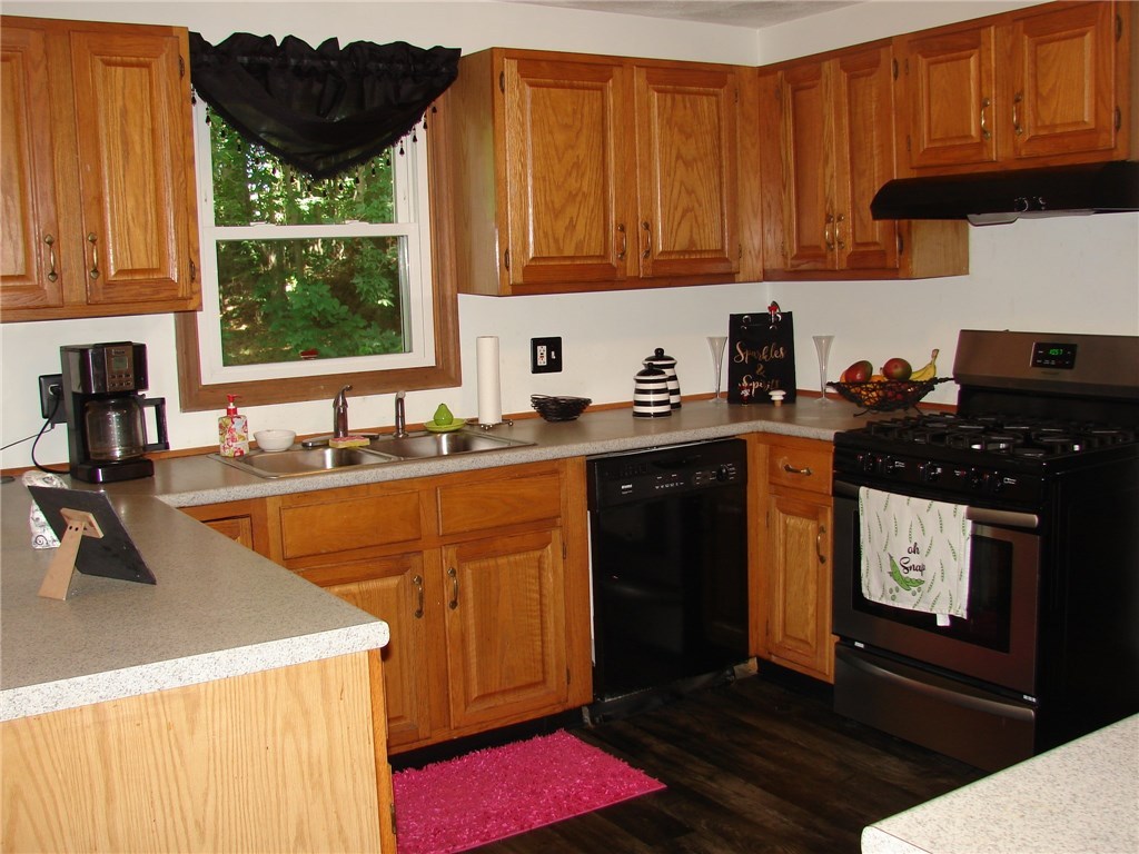 25 Ridgewood Road Cranston, RI 02921 - Photo 10 of 25 Gallery Image 10