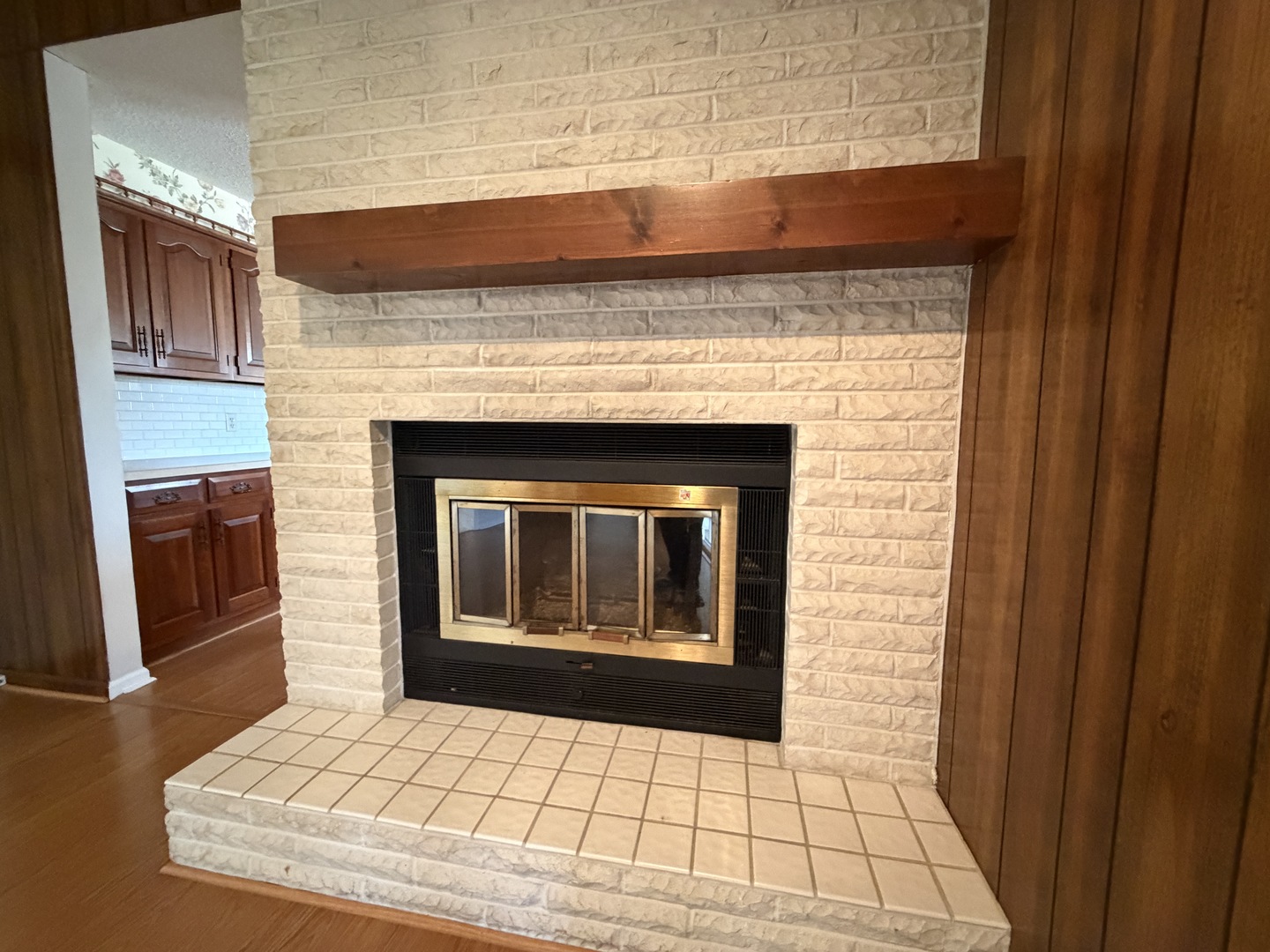 24 South Country Club Road Mattoon, IL 61938 - Photo 26 of 62 a living room with a fireplace