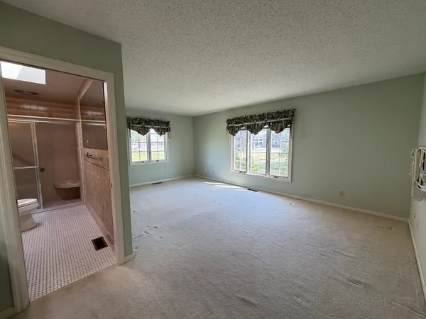 $264,900 | 24 South Country Club Road, Mattoon, IL 61938