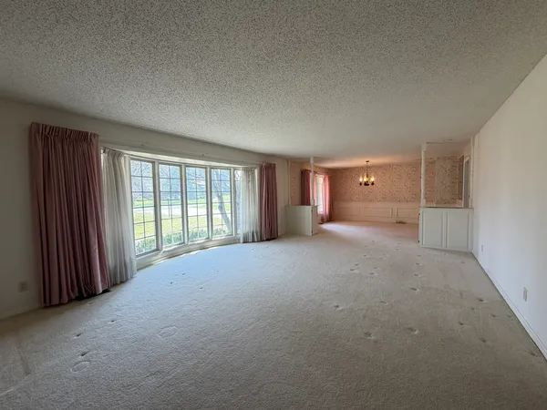 $264,900 | 24 South Country Club Road, Mattoon, IL 61938