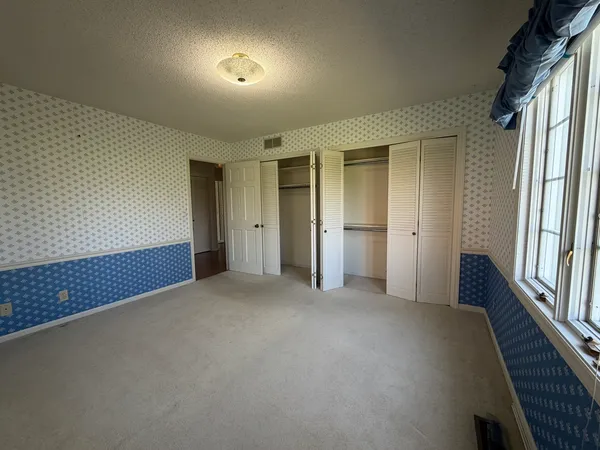 $264,900 | 24 South Country Club Road, Mattoon, IL 61938