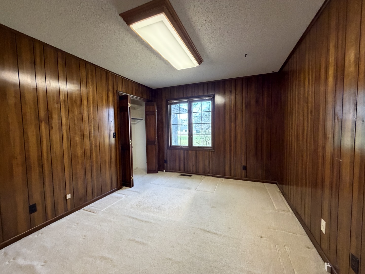 24 South Country Club Road Mattoon, IL 61938 - Photo 45 of 62 a view of an empty room with windows