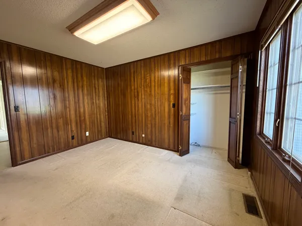 $264,900 | 24 South Country Club Road, Mattoon, IL 61938