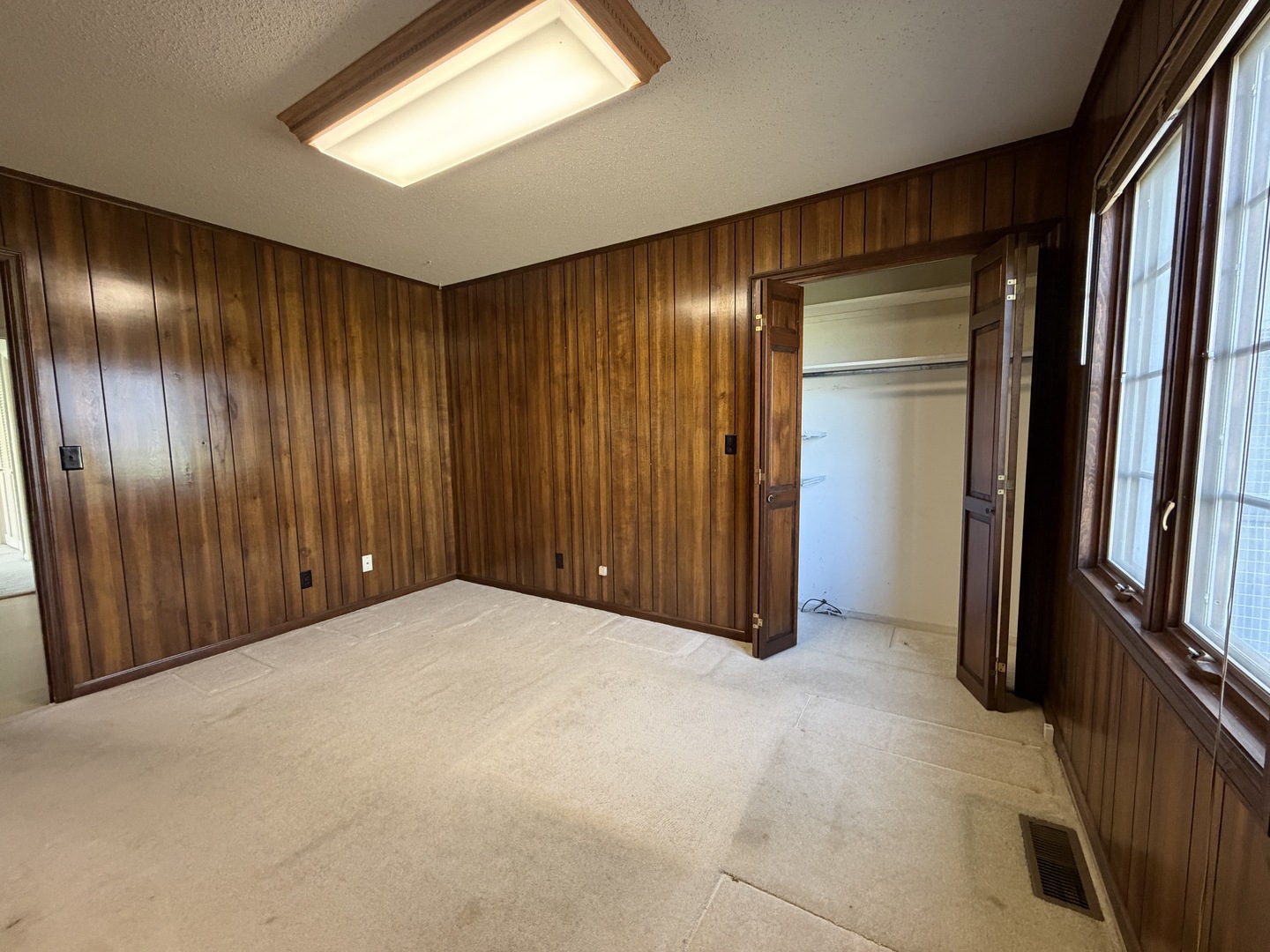 24 South Country Club Road Mattoon, IL 61938 - Photo 46 of 62 a view of an empty room with a window