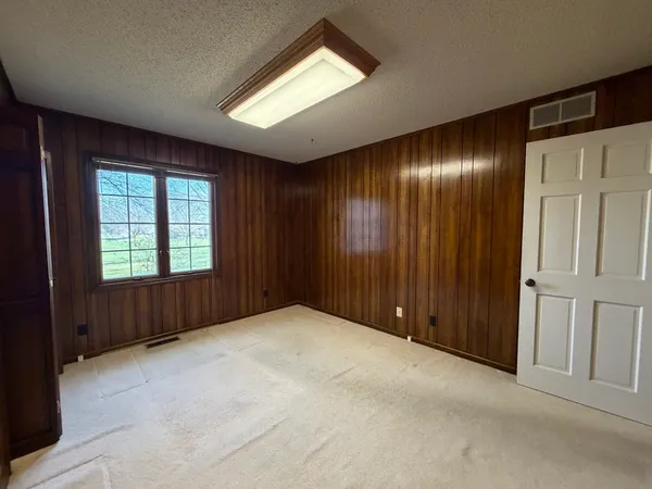 $264,900 | 24 South Country Club Road, Mattoon, IL 61938