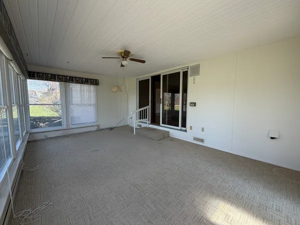 $264,900 | 24 South Country Club Road, Mattoon, IL 61938