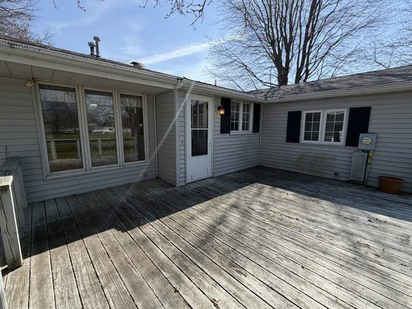 $264,900 | 24 South Country Club Road, Mattoon, IL 61938