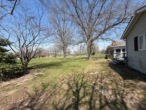 $264,900 | 24 South Country Club Road, Mattoon, IL 61938