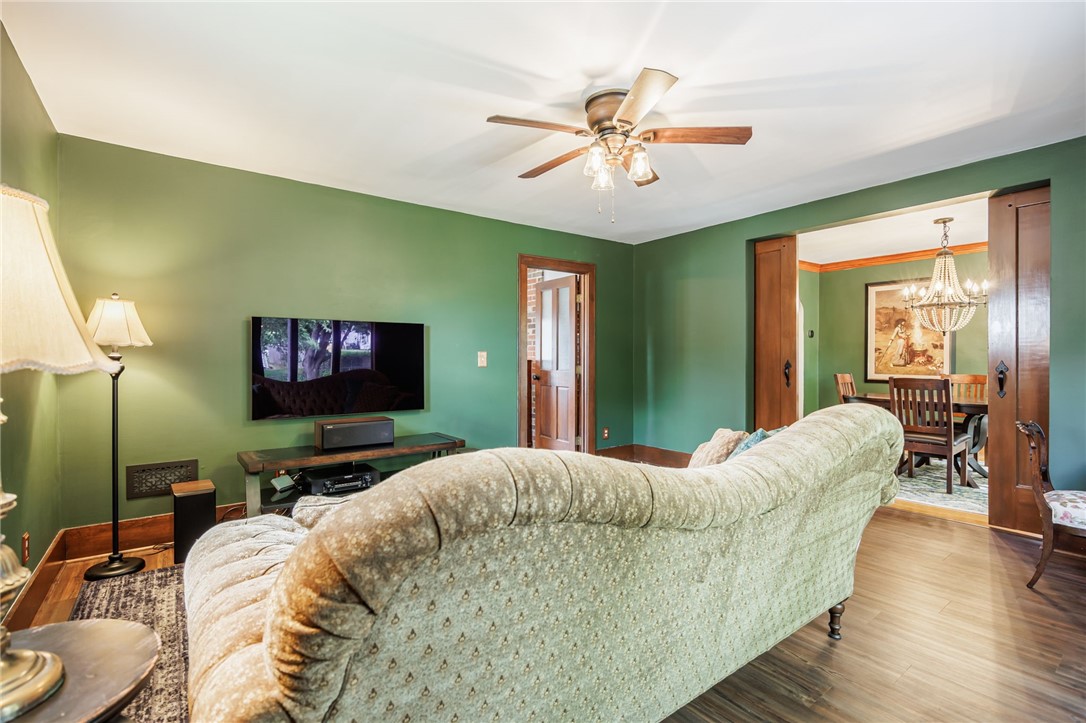 370 Laurelton Road Irondequoit, NY 14609 - Photo 13 of 43