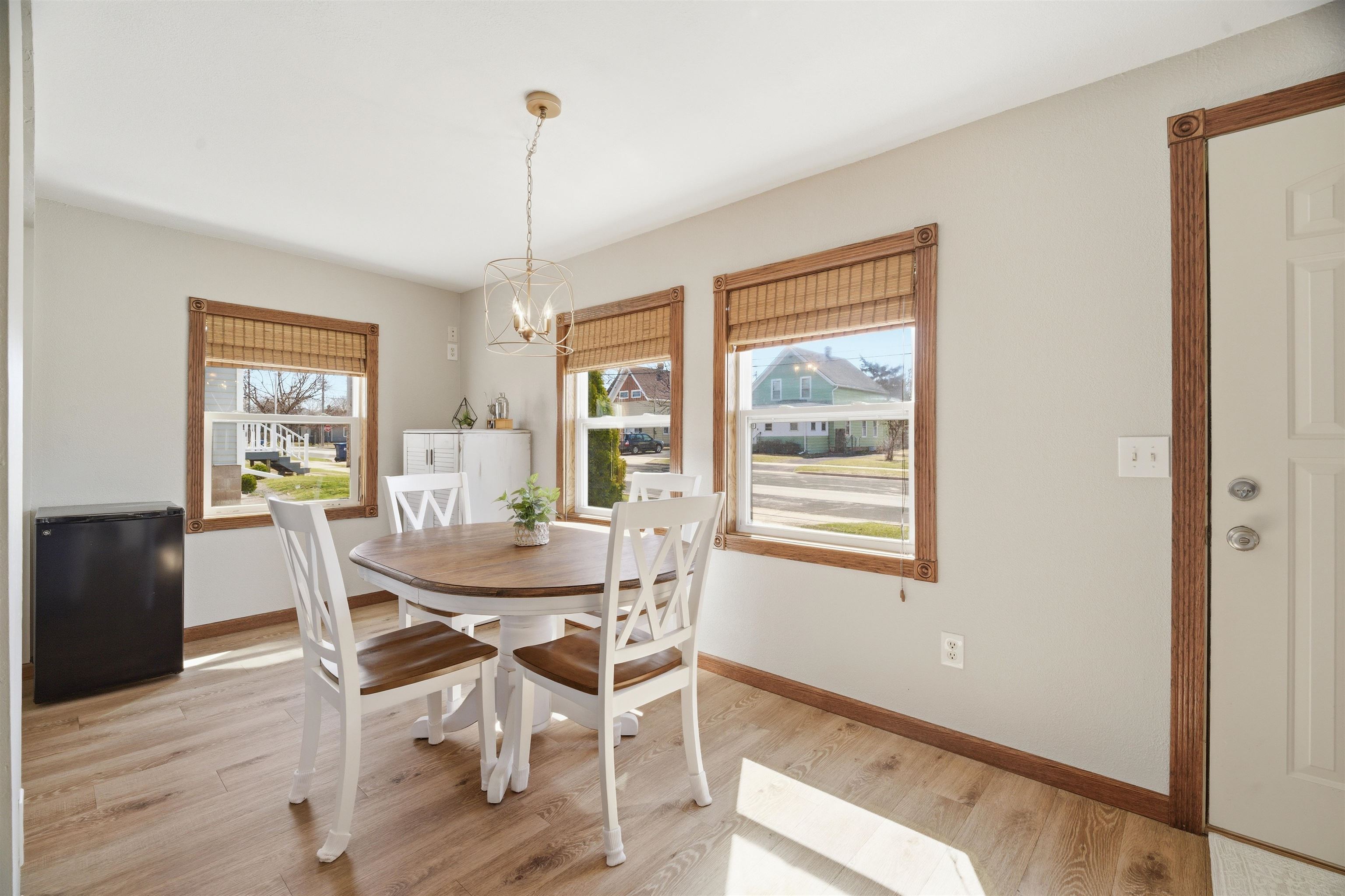 628 2nd Street Menasha, WI 54952 - Photo 4 of 40