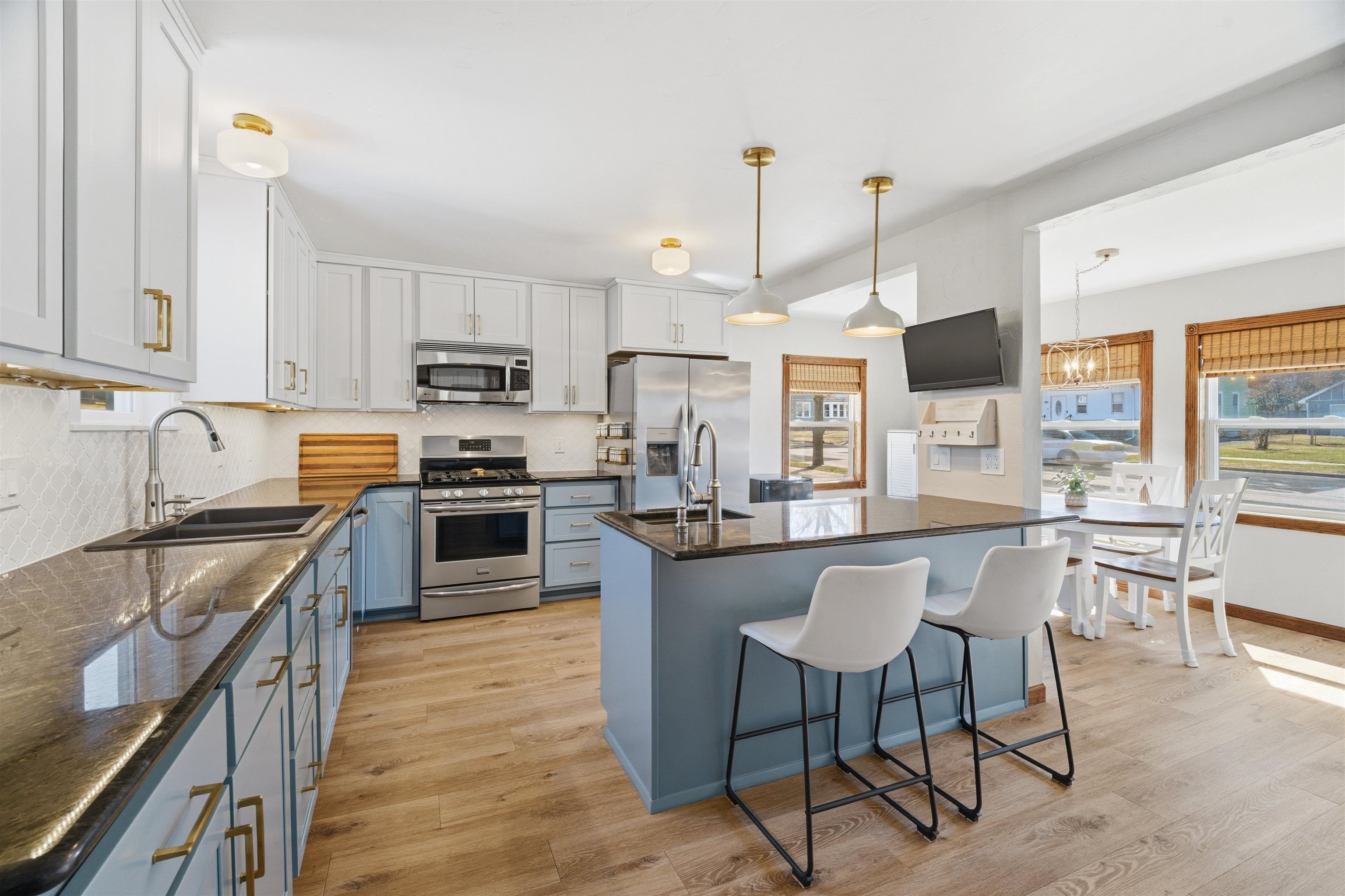 628 2nd Street Menasha, WI 54952 - Photo 9 of 40