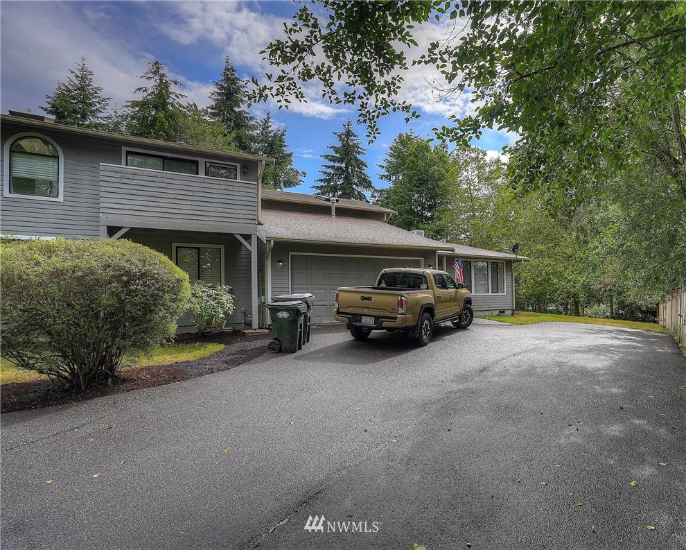 726 Roe Street Steilacoom, WA 98388 - Photo 4 of 29 a view of a house with a patio
