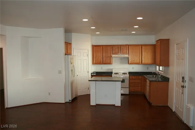 $2,500 | 510 West Seneca Ridge Avenue, North Las Vegas, NV 89084