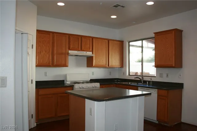 $2,500 | 510 West Seneca Ridge Avenue, North Las Vegas, NV 89084