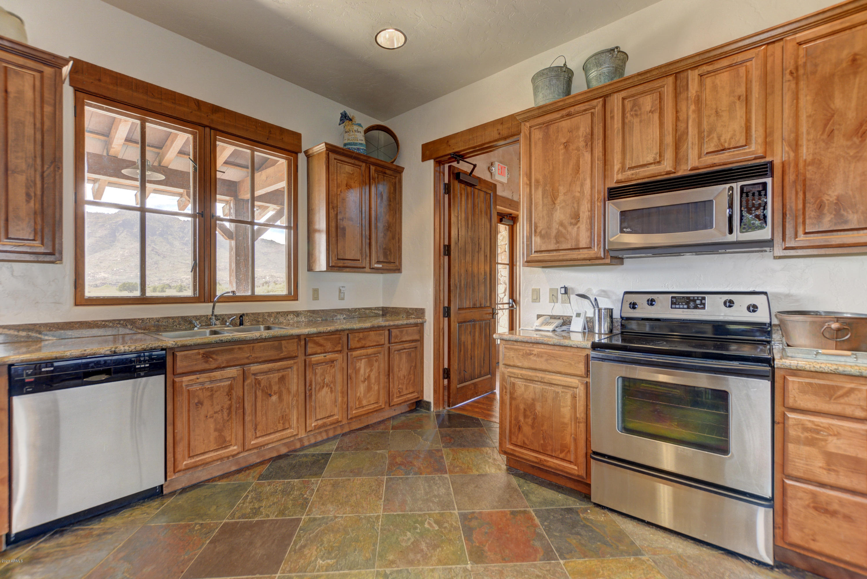 9835 North Equine Road, Unit 197 Prescott, AZ 86305 - Photo 20 of 34 Club House Kitchen