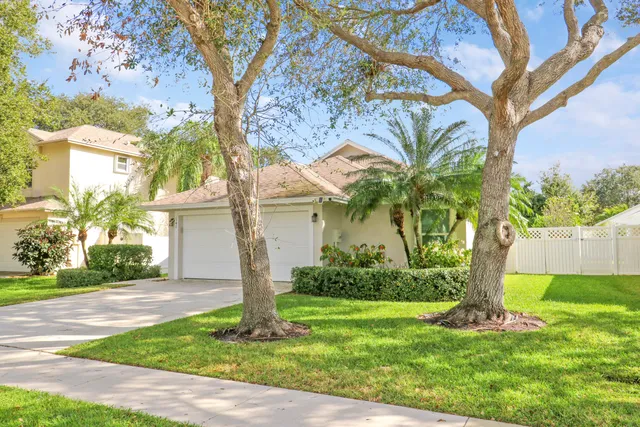 $567,900 | 140 Pennock Landing Circle, Jupiter, FL 33458