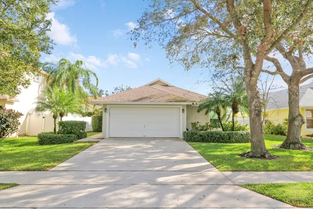 $567,900 | 140 Pennock Landing Circle, Jupiter, FL 33458