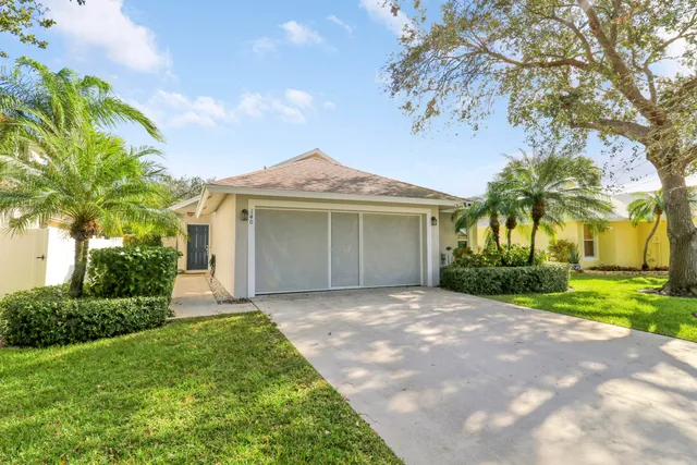 $567,900 | 140 Pennock Landing Circle, Jupiter, FL 33458