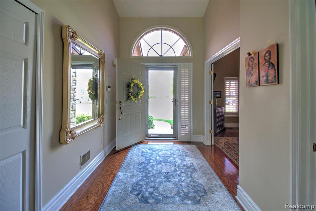 26548 Valhalla Drive, Unit 7 Farmington Hills, MI 48331 - Photo 4 of 30
