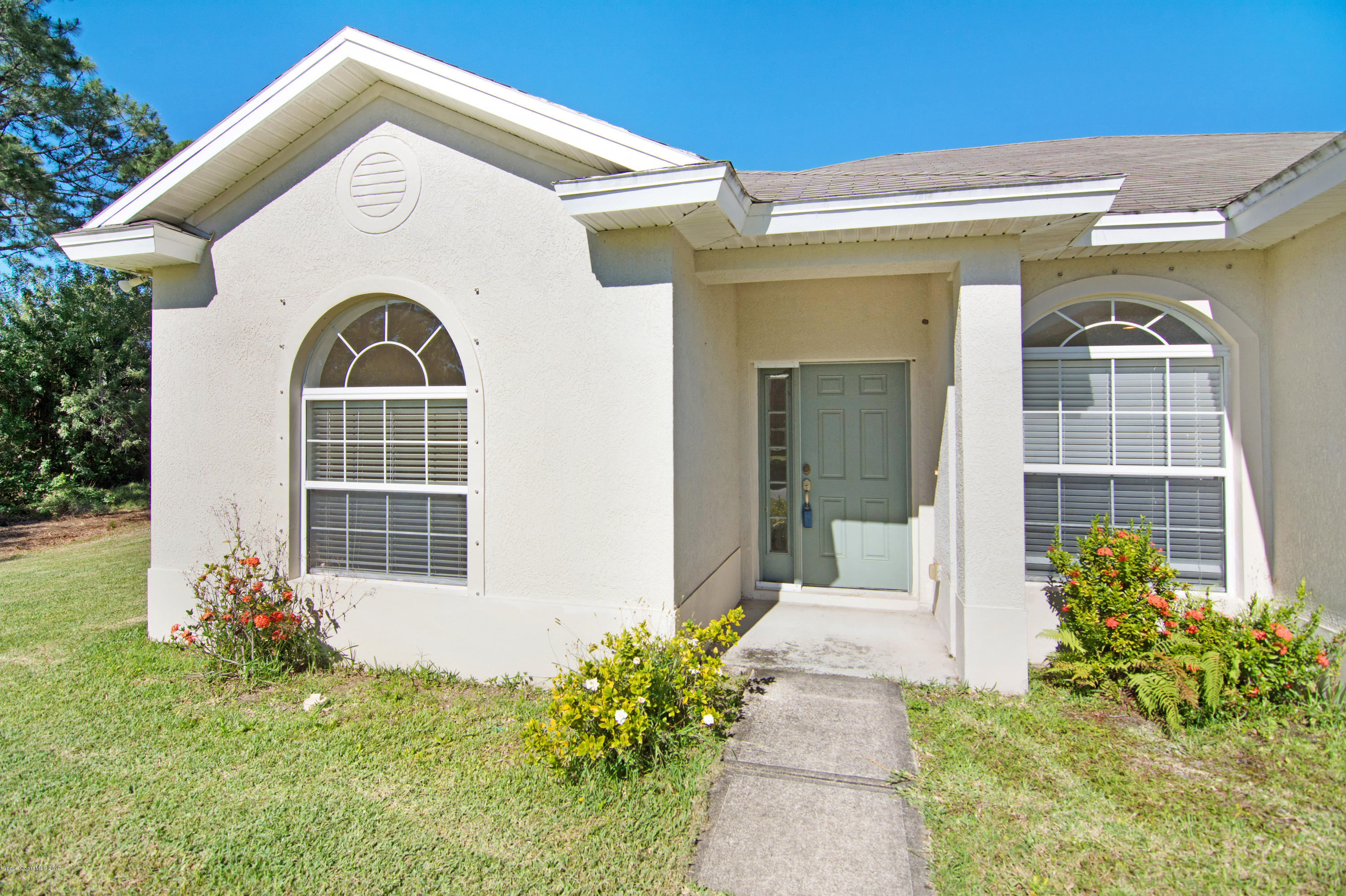 2190 Watkins Road Southeast Palm Bay, FL 32909 - Photo 4 of 29 Well Maintained