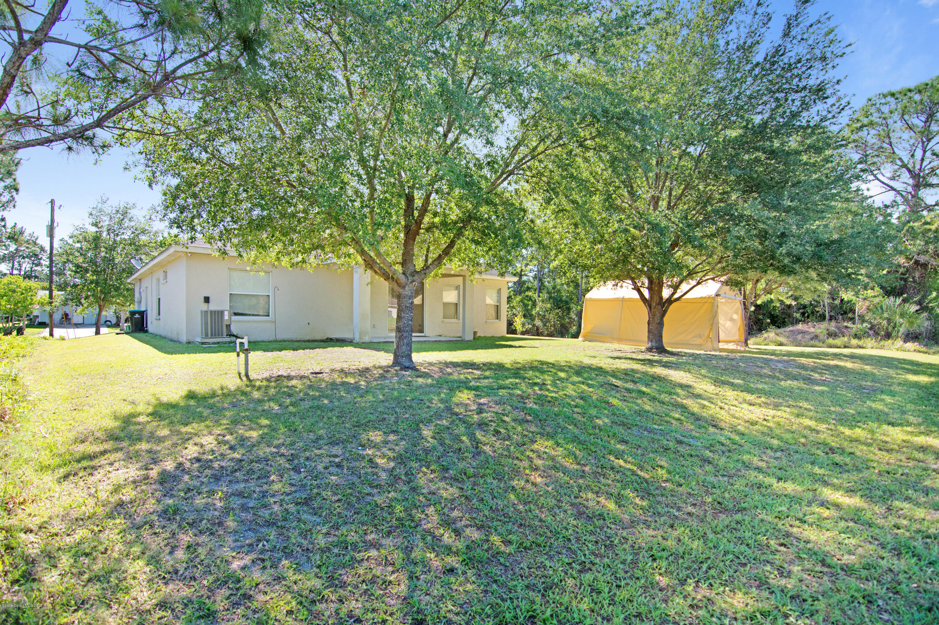 2190 Watkins Road Southeast Palm Bay, FL 32909 - Photo 6 of 29 Backyard