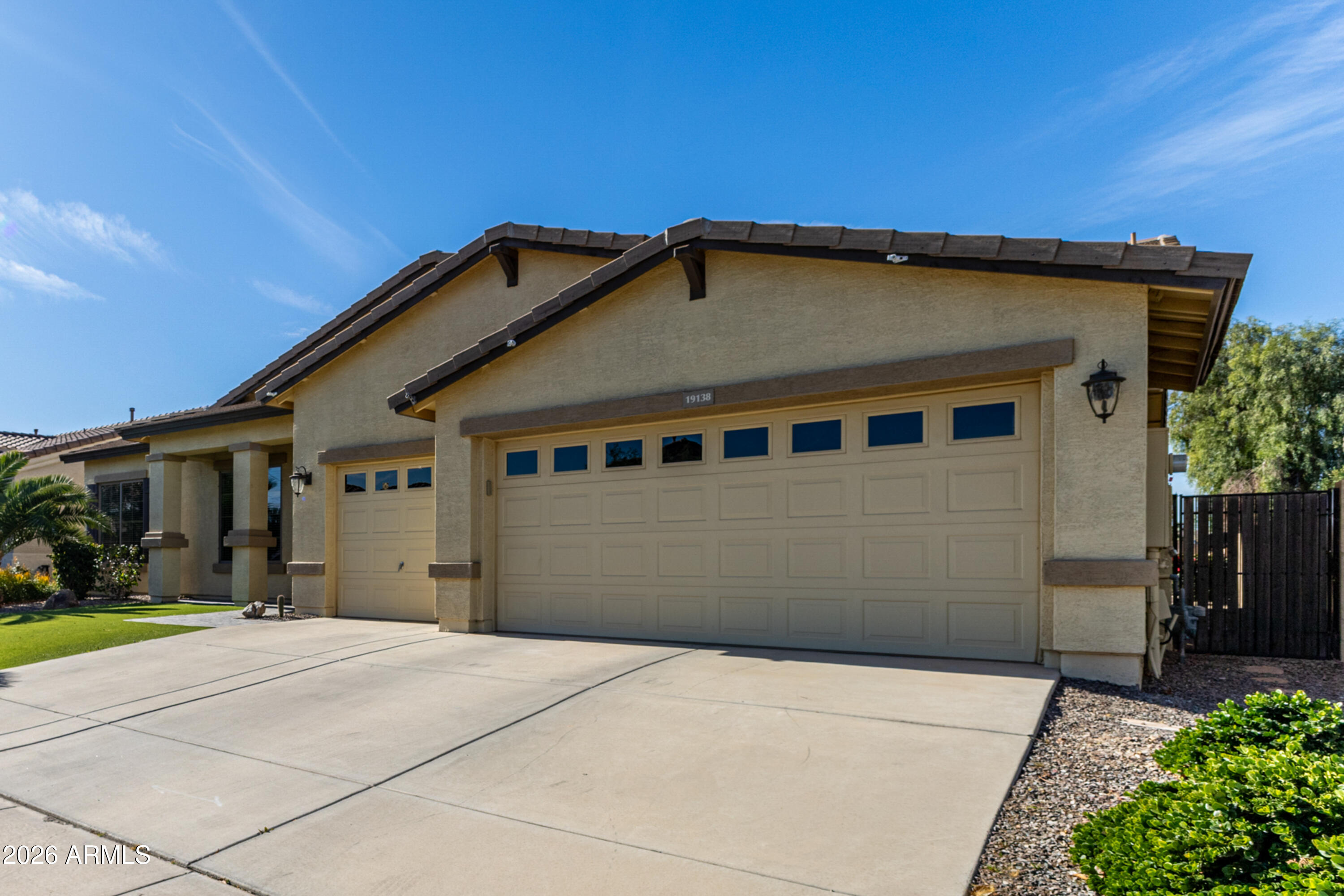 19138 North Stonegate Road Maricopa, AZ 85138 - Photo 2 of 44 3
