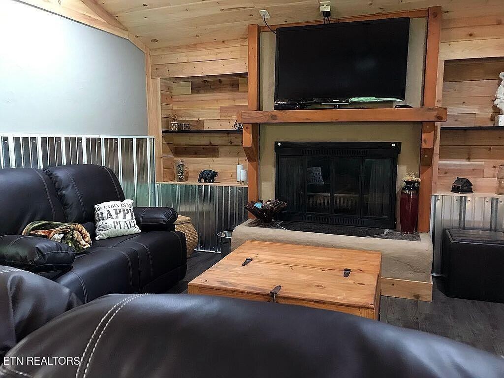 269 Huskey Grove Road Sevierville, TN 37876 - Photo 3 of 43