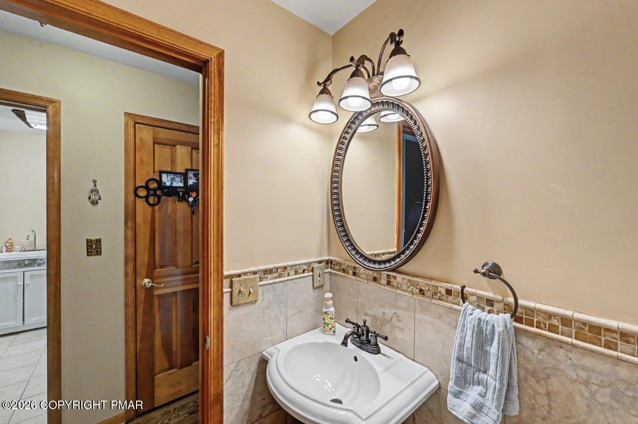 2134 Fox Run Road Stroudsburg, PA 18360 - Photo 48 of 110 2134 Fox Run photo 47