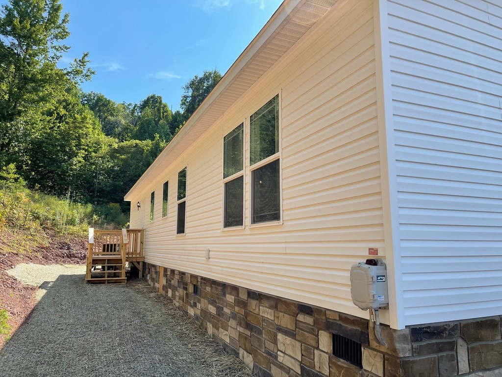1348 Bluets Road Newport, TN 37821 - Photo 46 of 47 a view of a house with a backyard