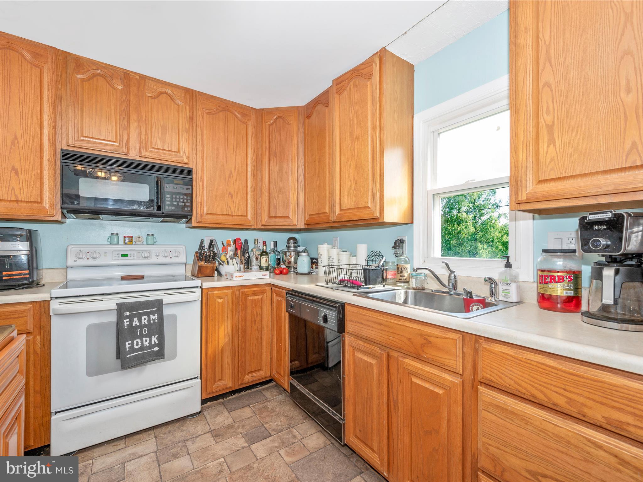 7025 Linganore Road New Market, MD 21774 - Photo 23 of 49 Kitchen