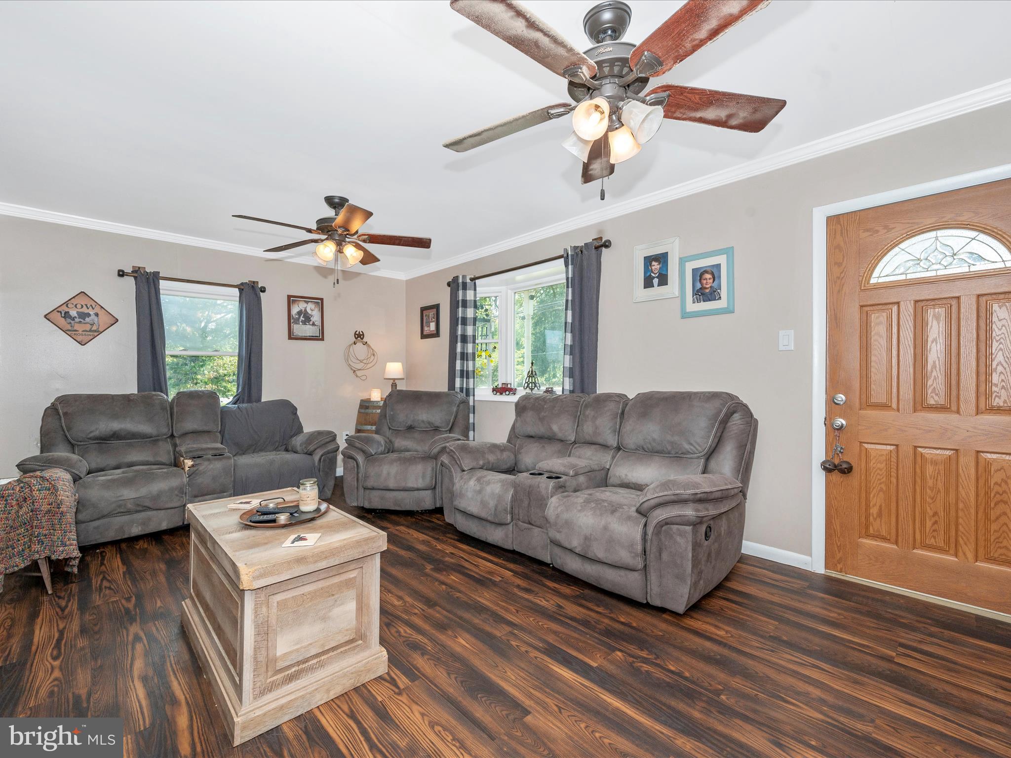 7025 Linganore Road New Market, MD 21774 - Photo 10 of 49 Living Room