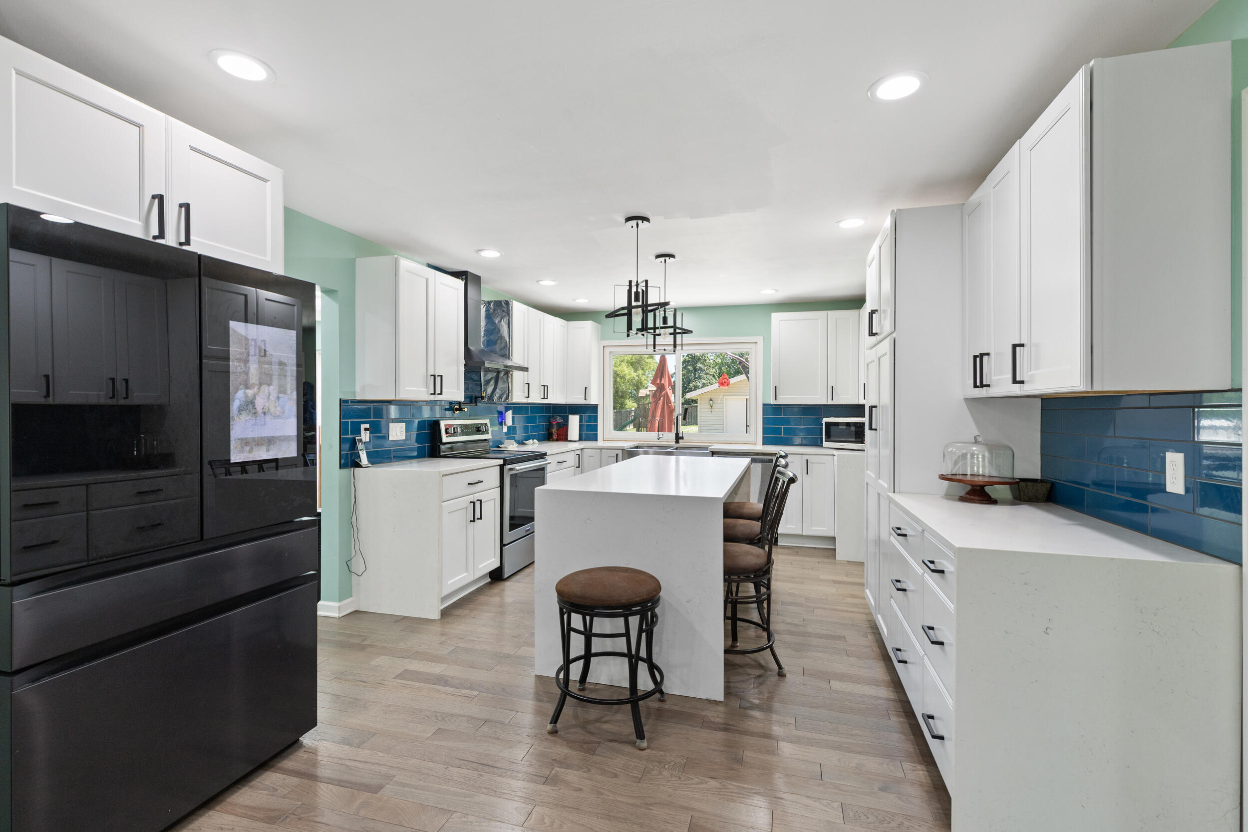 3290 South Johnson Road New Berlin, WI 53146 - Photo 7 of 34 Kitchen