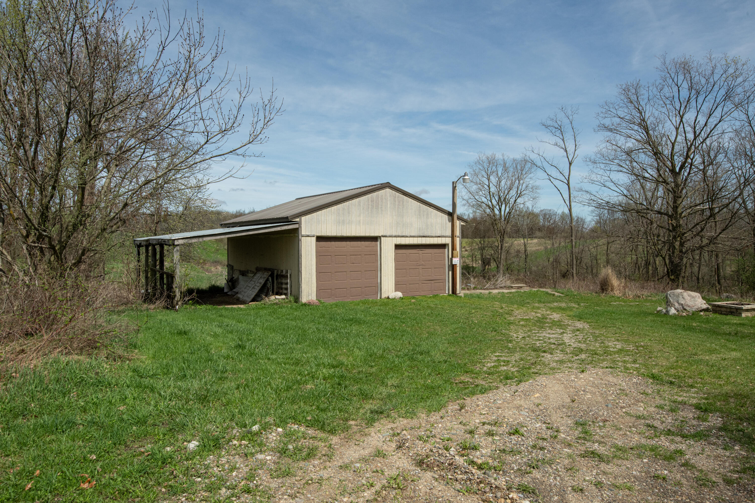 8475 Ross Road Muir, MI 48860 - Photo 2 of 27 Garage Onsite