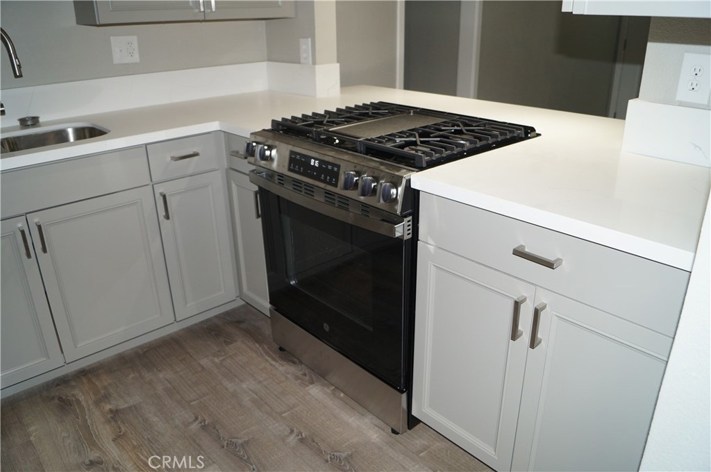 855 West B Street Colton, CA 92324 - Photo 5 of 8