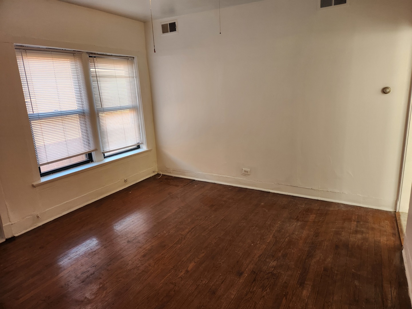 3948 North Fremont Street, Unit 3 Chicago, IL 60613 - Photo 3 of 7