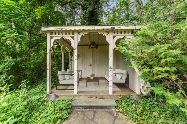 $1,700,000 | 989 Rte 9W, Nyack, NY 10960