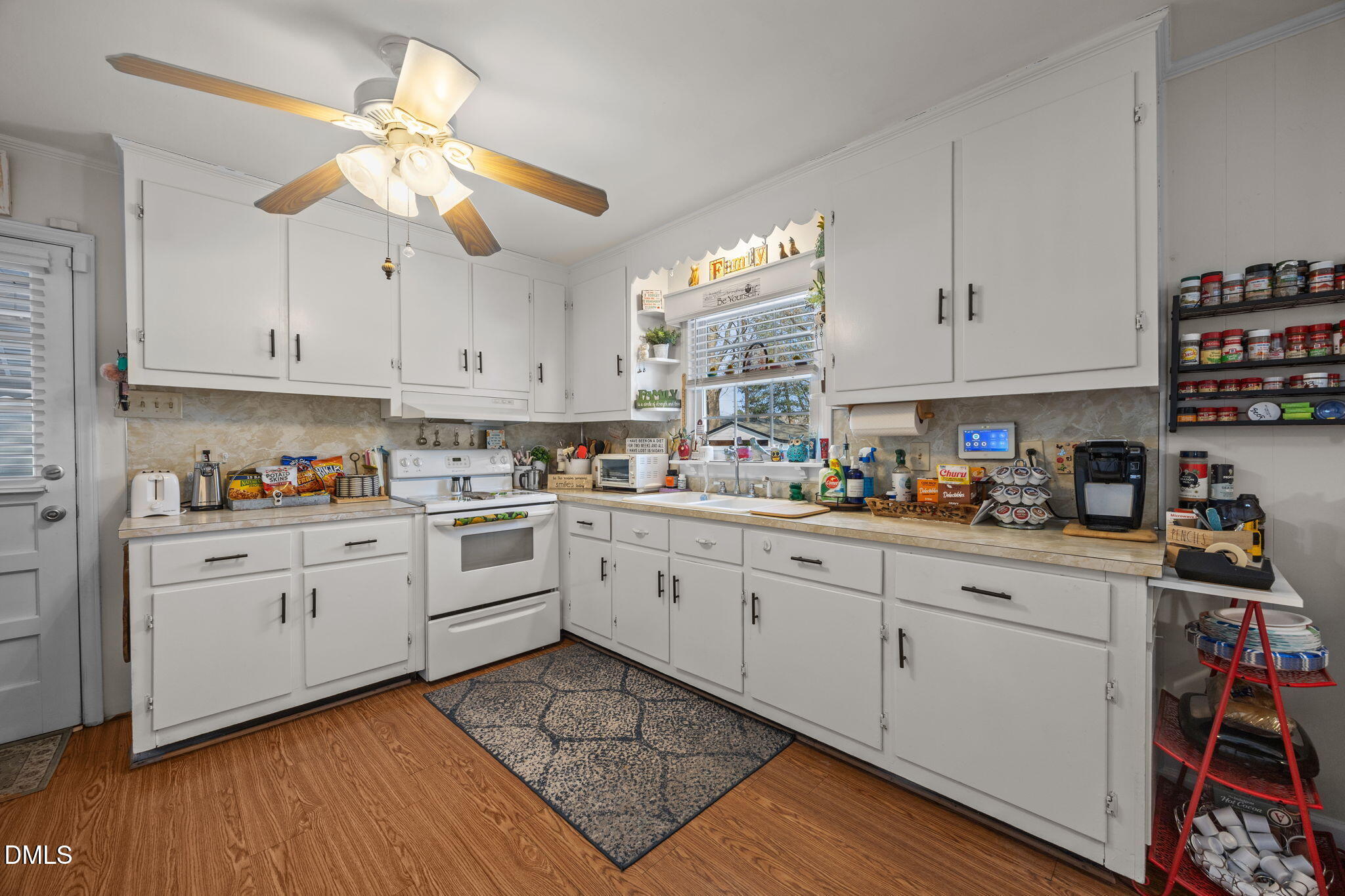 109 Crestview Drive Durham, NC 27712 - Photo 5 of 30 14-web-or-mls-IMG_9438