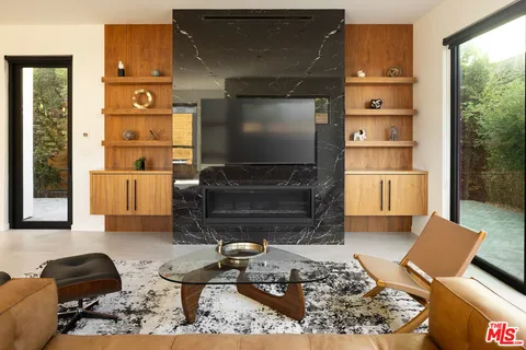 $2,299,000 | 212 Bay Street, Unit 103, Santa Monica, CA 90405