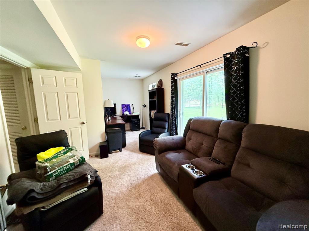 609 Cherry Orchard Road Canton, MI 48188 - Photo 16 of 20