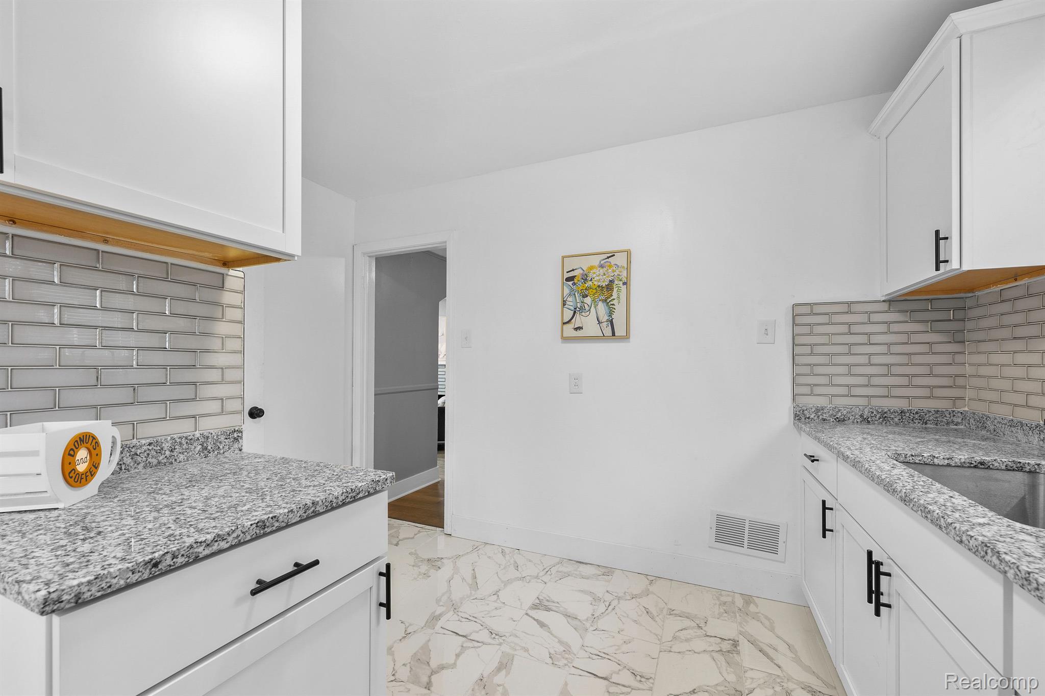 10474 Balfour Road Detroit, MI 48224 - Photo 18 of 33 Gallery Image 18