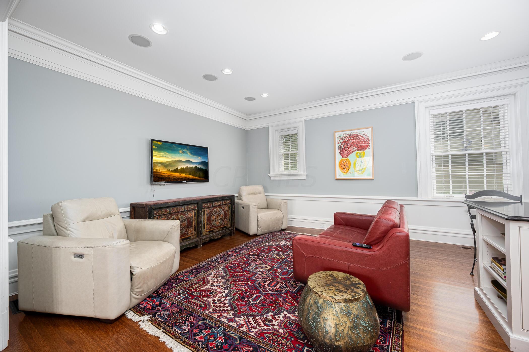 1558 Roxbury Road Columbus, OH 43212 - Photo 19 of 66 Sitting Room