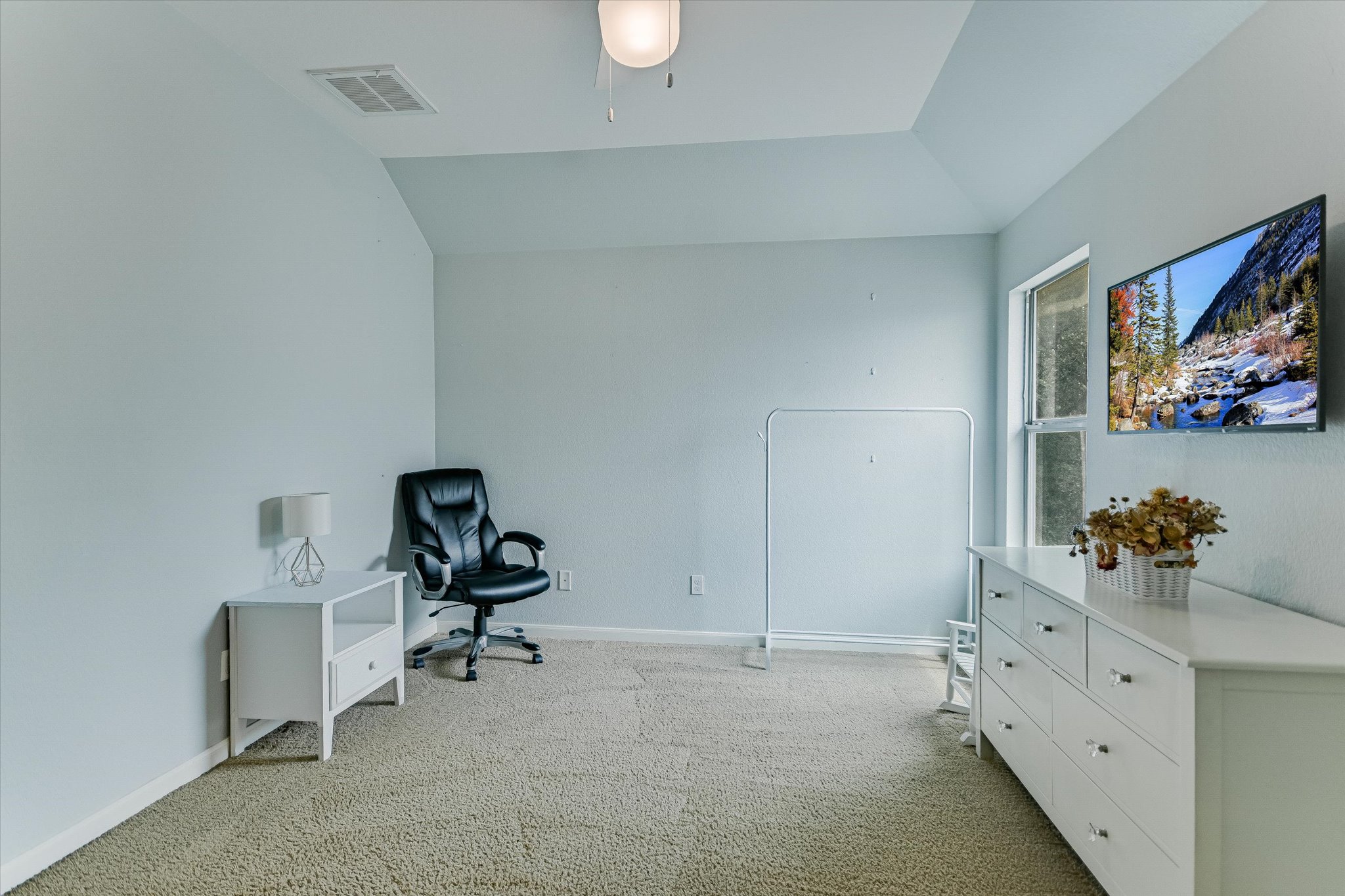12312 Montclair Bend Austin, TX 78732 - Photo 24 of 40 5th bedroom upstairs