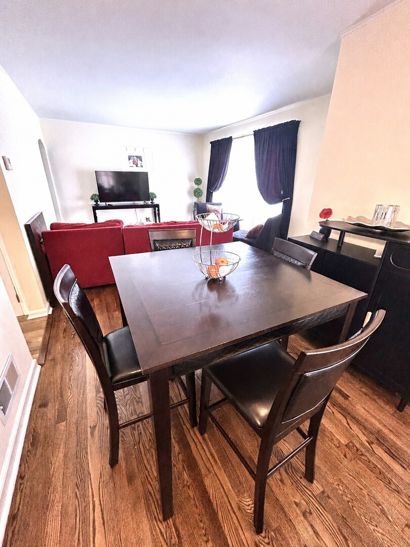 3912 West Marquette Road Chicago, IL 60629 - Photo 8 of 22 Gallery Image 8