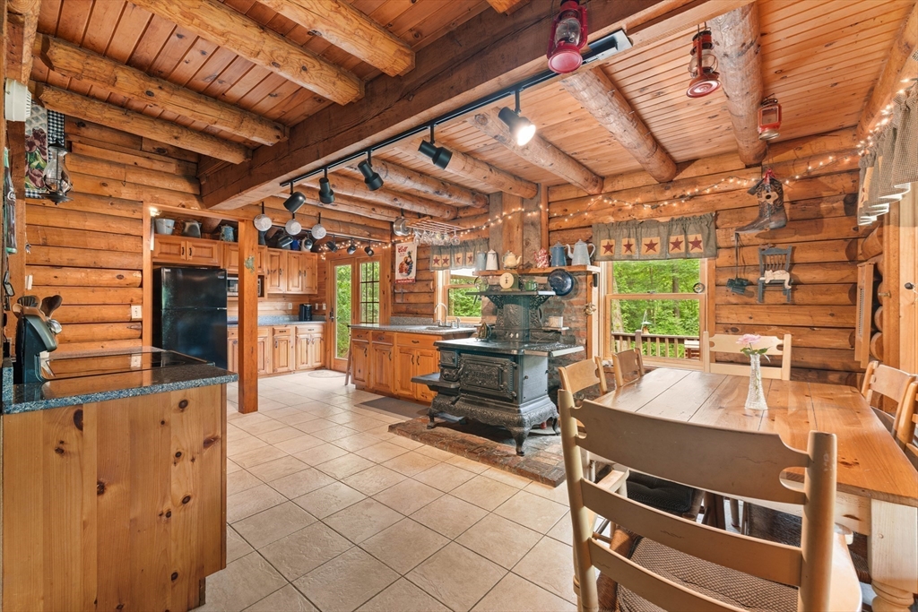 18 Birch Road Hamilton, MA 01982 - Photo 8 of 40 Gallery Image 8