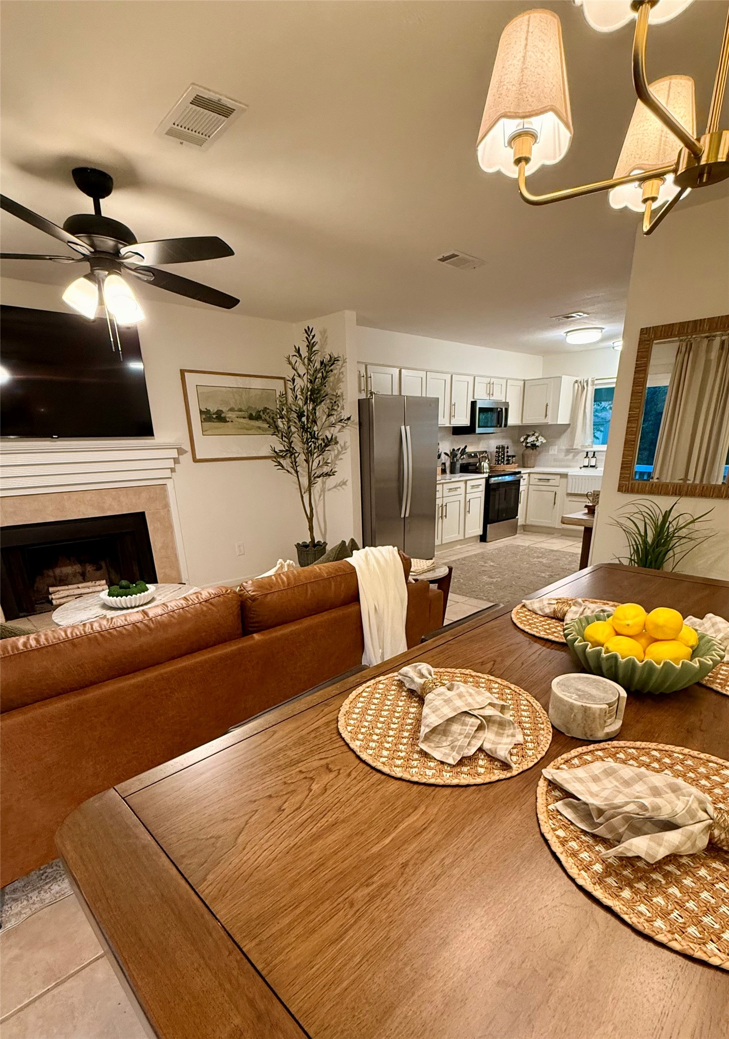 1 Laurel Oak Place Spring, TX 77380 - Photo 8 of 24