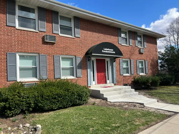 $1,300 | 1335 West Main Street, Unit 4, Lake Geneva, WI 53147