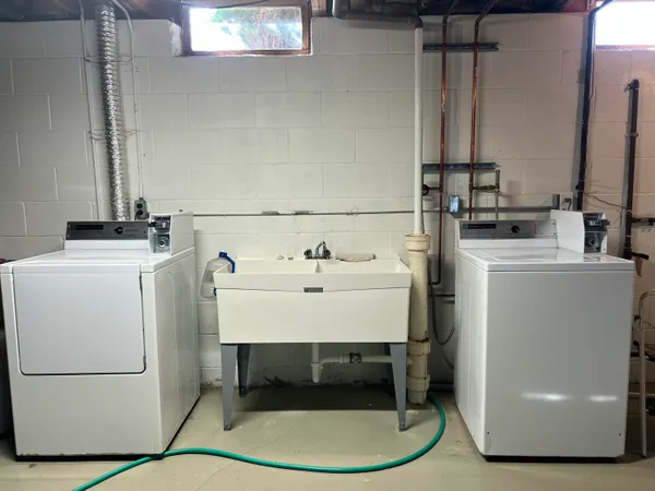 $1,300 | 1335 West Main Street, Unit 4, Lake Geneva, WI 53147