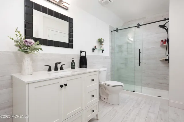 $375,000 | 126 Manchester Court, Red Bank, NJ 07701