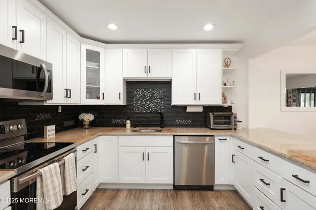 $375,000 | 126 Manchester Court, Red Bank, NJ 07701