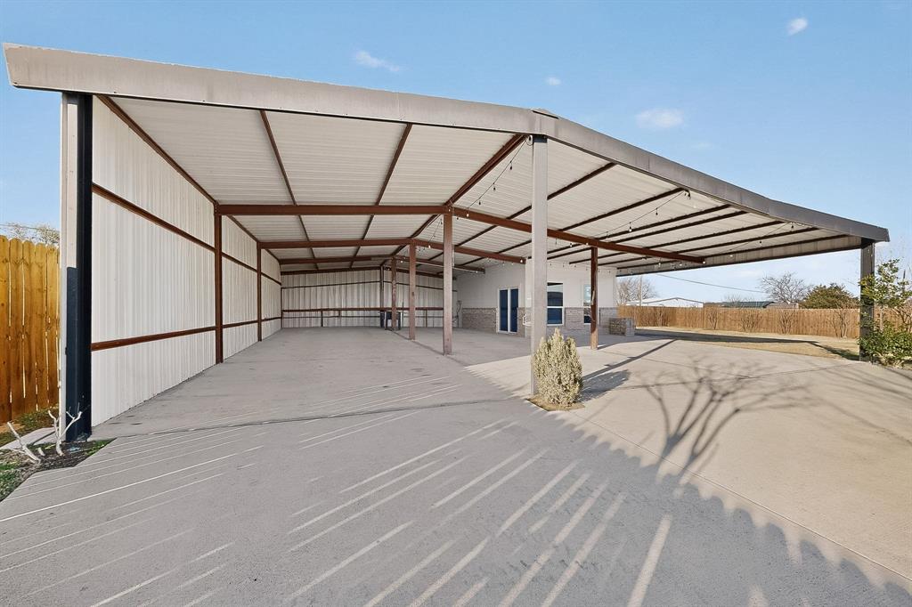 819 Hoss Road Sanger, TX 76266 - Photo 24 of 40